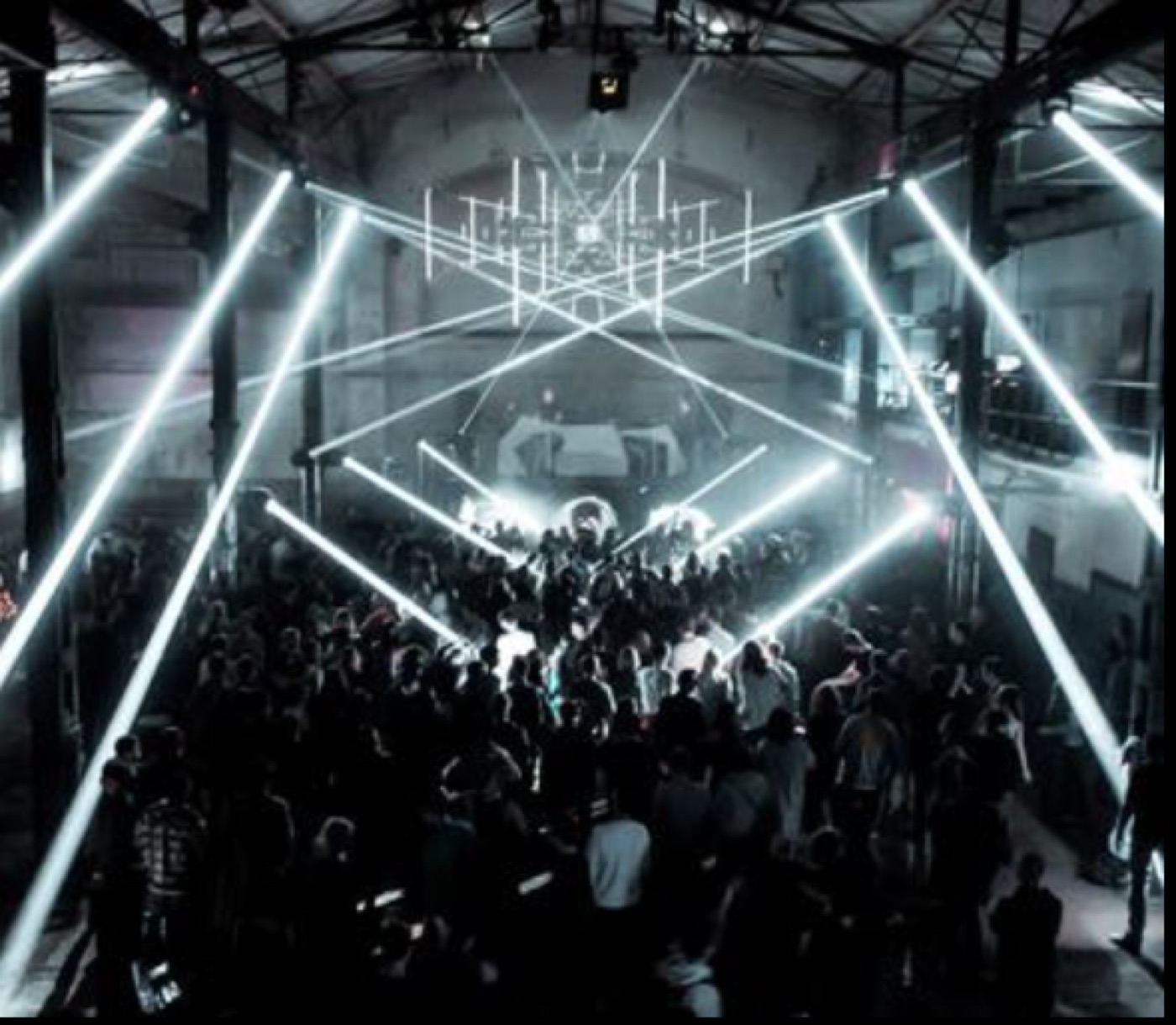 Festival — symmetric beam rig
